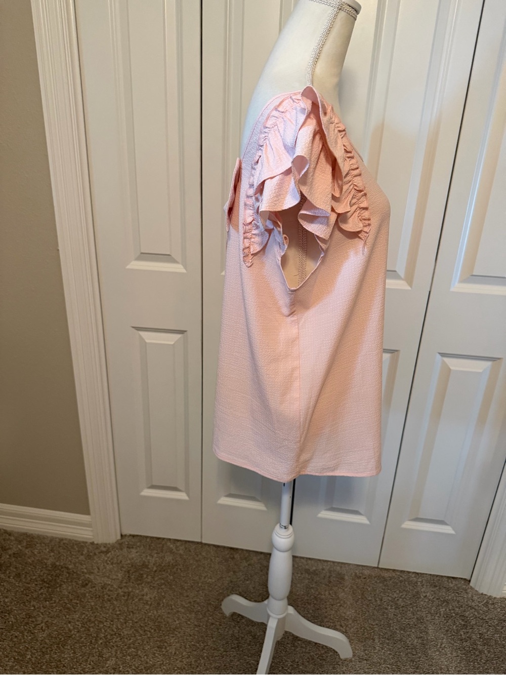 🥳Textured Ruffle Sleeve Bow Back Detail Top Size XL EUC - Picture 10 of 13